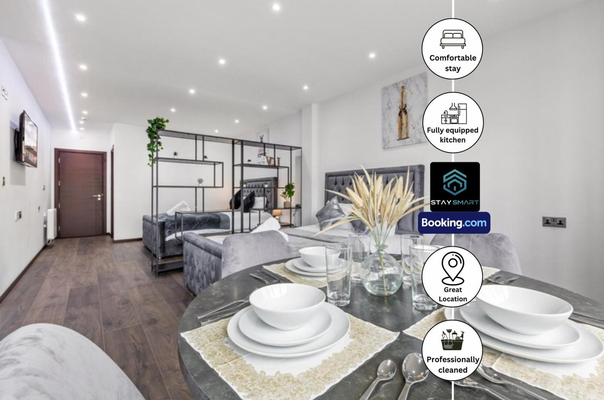 Stylish By Smart Short Lets & Serviced Woodstock With Free Wifi Appartamento Londra