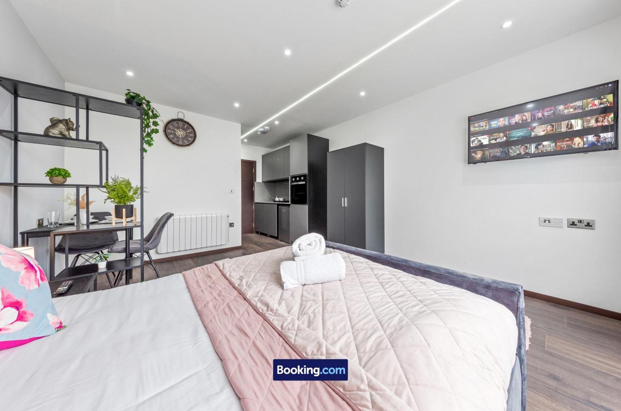 Stylish By Smart Short Lets & Serviced Woodstock With Free Wifi * Londra