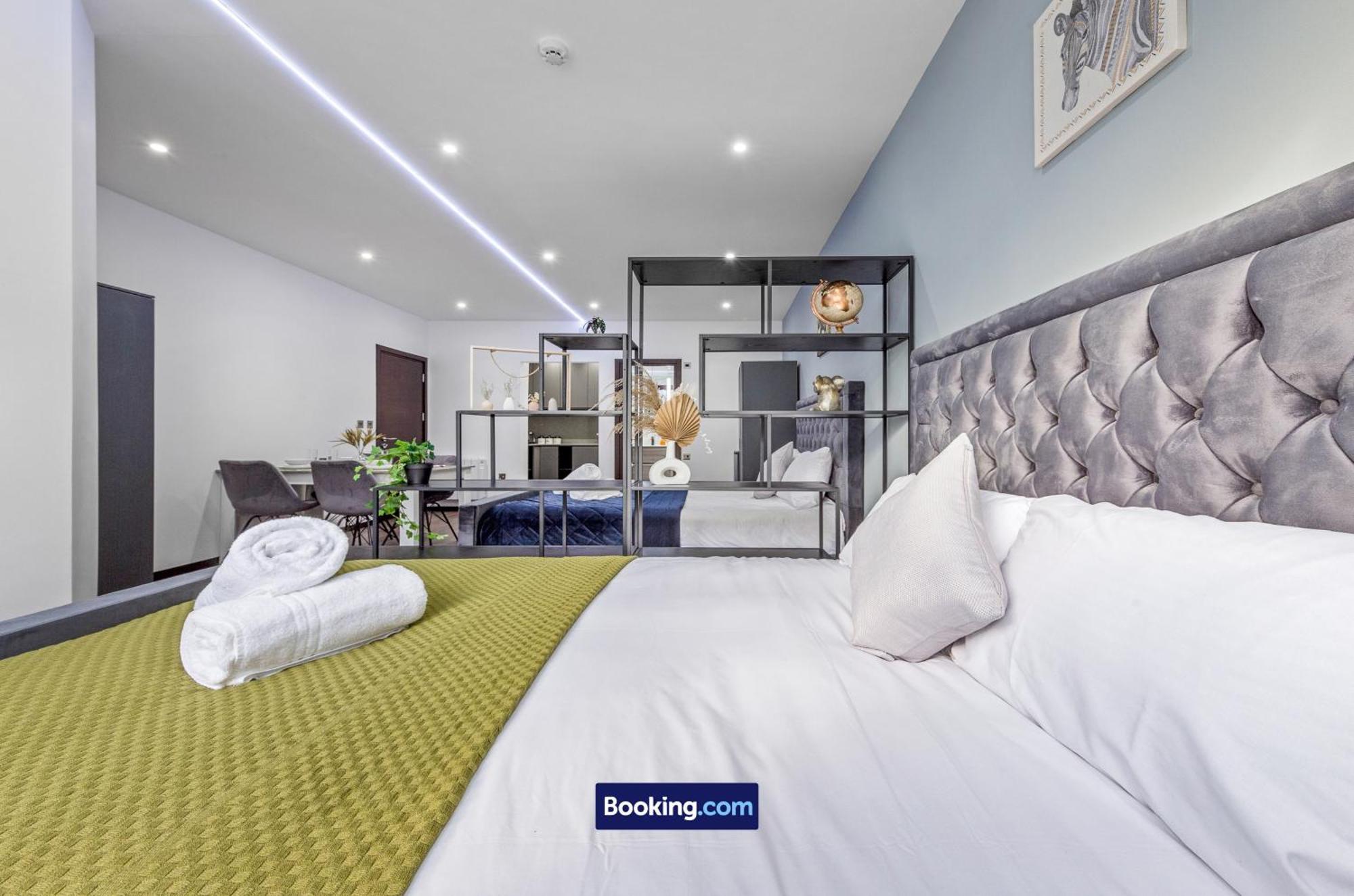 Stylish By Smart Short Lets & Serviced Woodstock With Free Wifi Londra