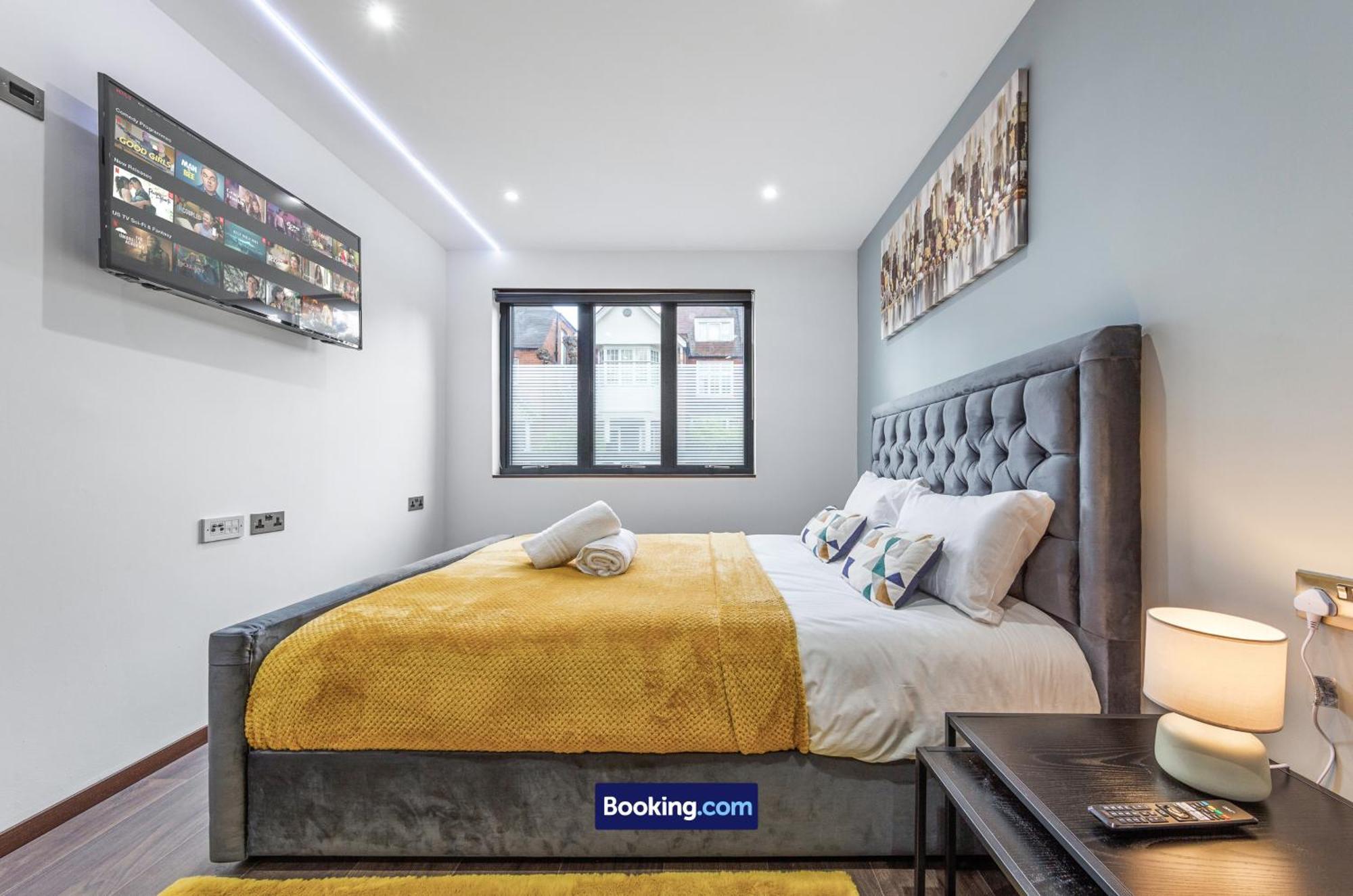 Апартаменты Stylish By Smart Short Lets & Serviced Woodstock With Free Wifi