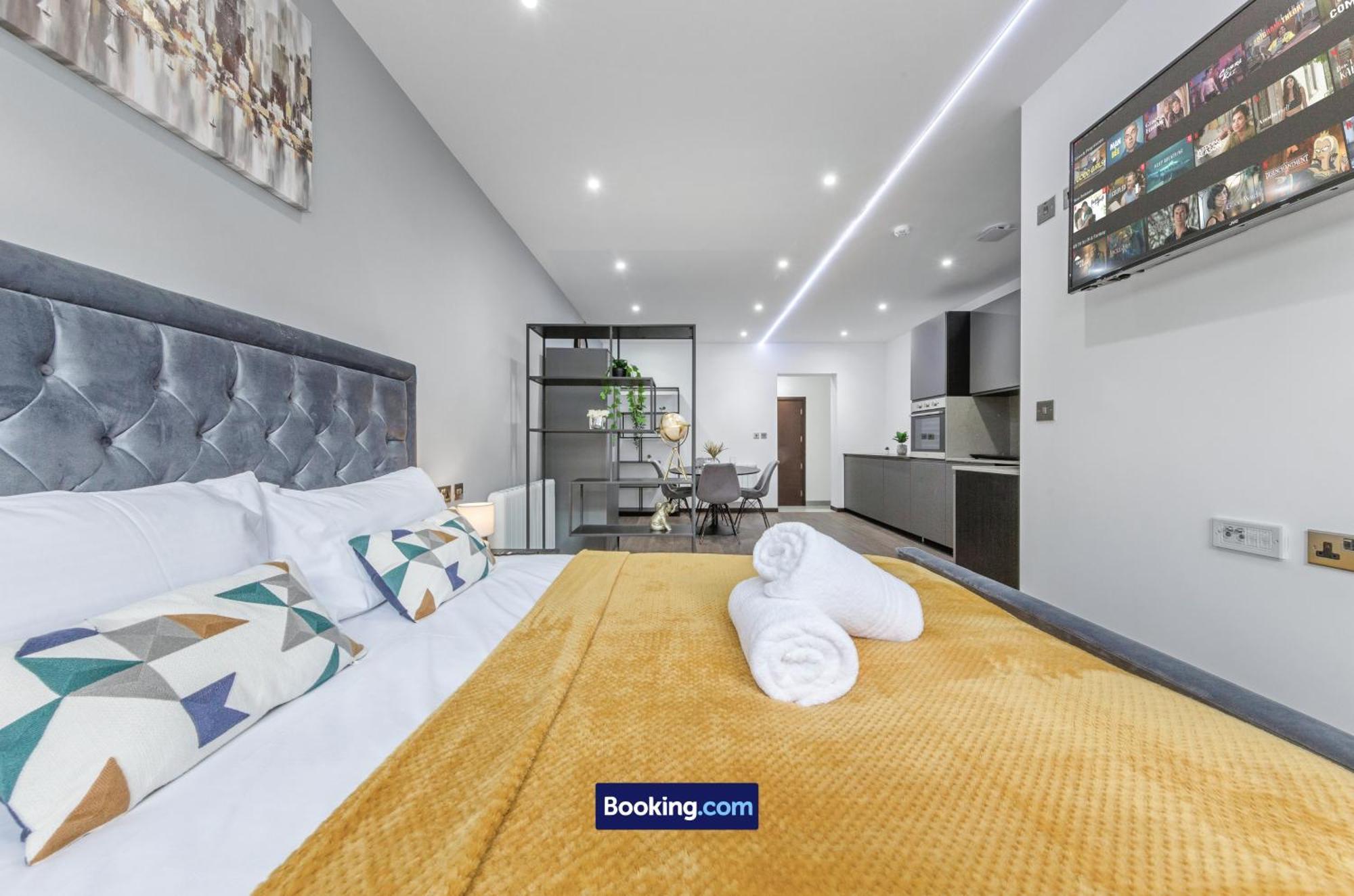 Stylish By Smart Short Lets & Serviced Woodstock With Free Wifi Апартаменты Лондон