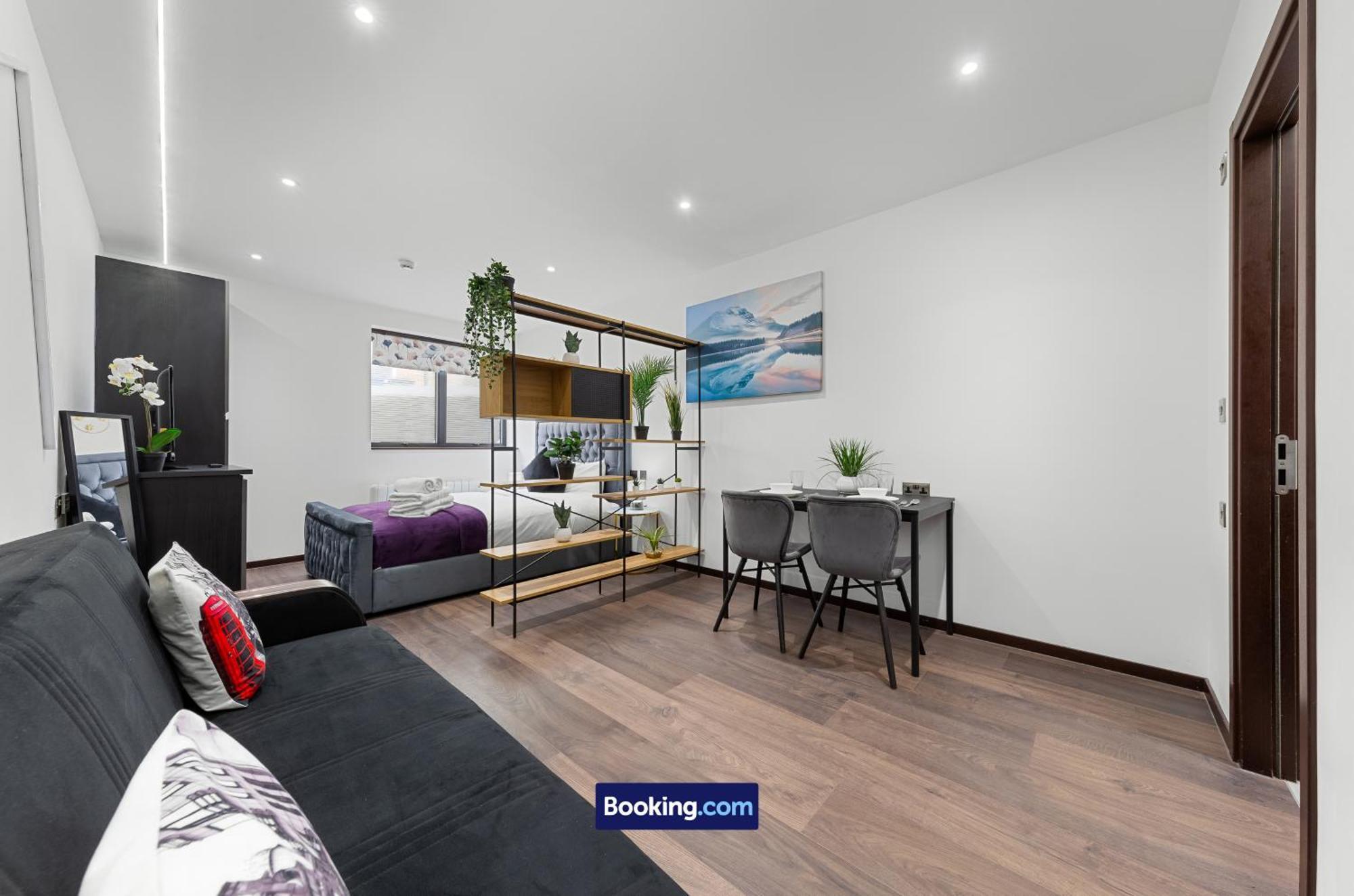 Stylish By Smart Short Lets & Serviced Woodstock With Free Wifi Апартаменты *