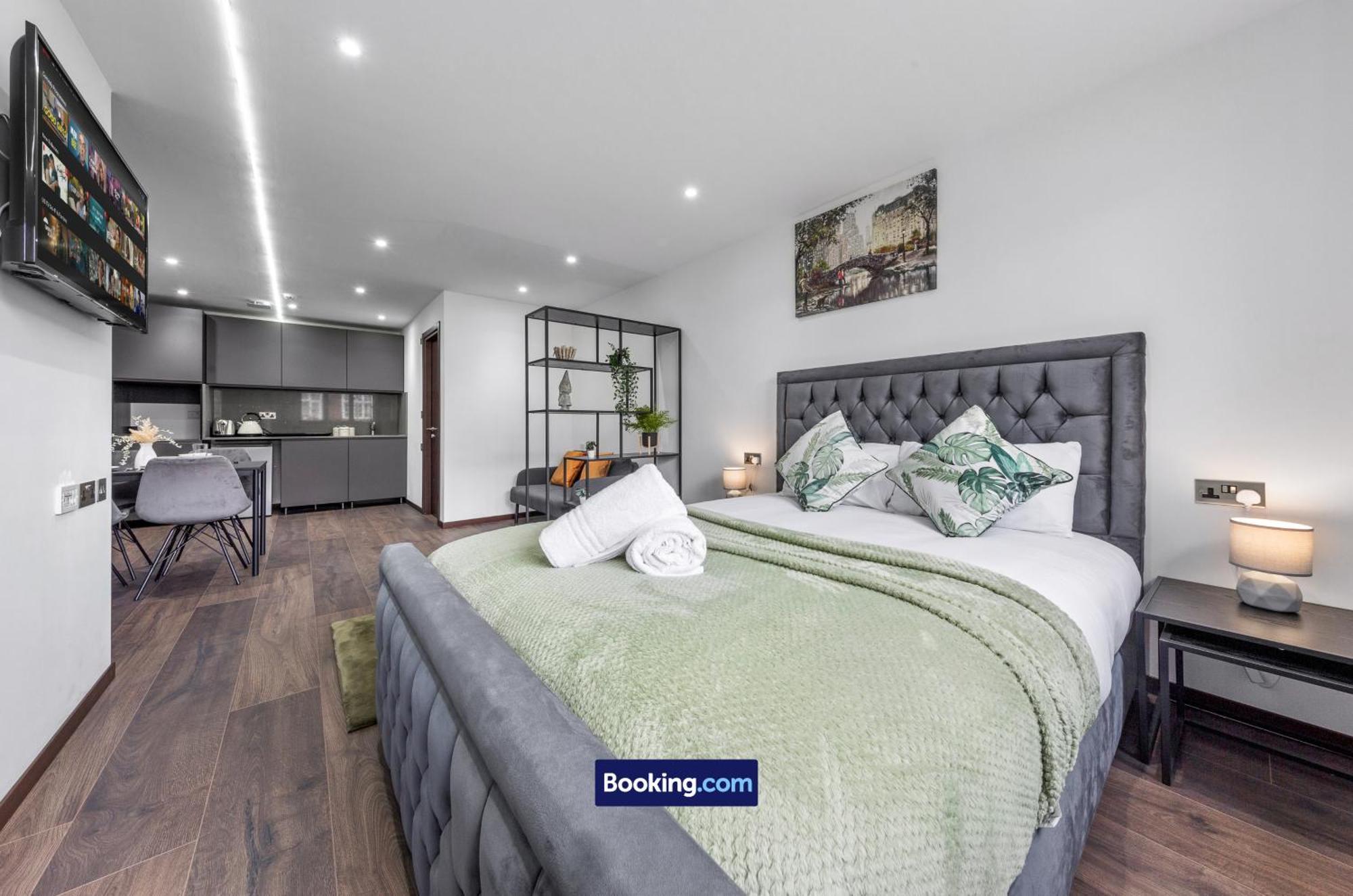 Stylish By Smart Short Lets & Serviced Woodstock With Free Wifi Апартаменты *